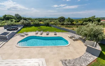 Spacious Family Villa with Pool in Krnica