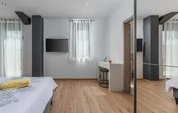 Spacious Family Villa with Pool in Krnica