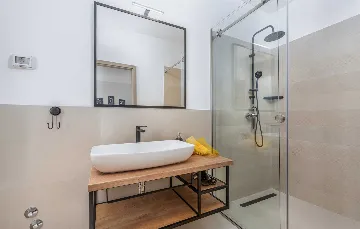 Spacious Family Villa with Pool in Krnica