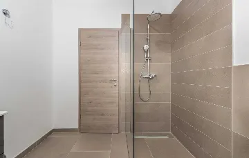 Spacious Family Villa with Pool in Krnica