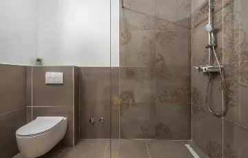 Spacious Family Villa with Pool in Krnica