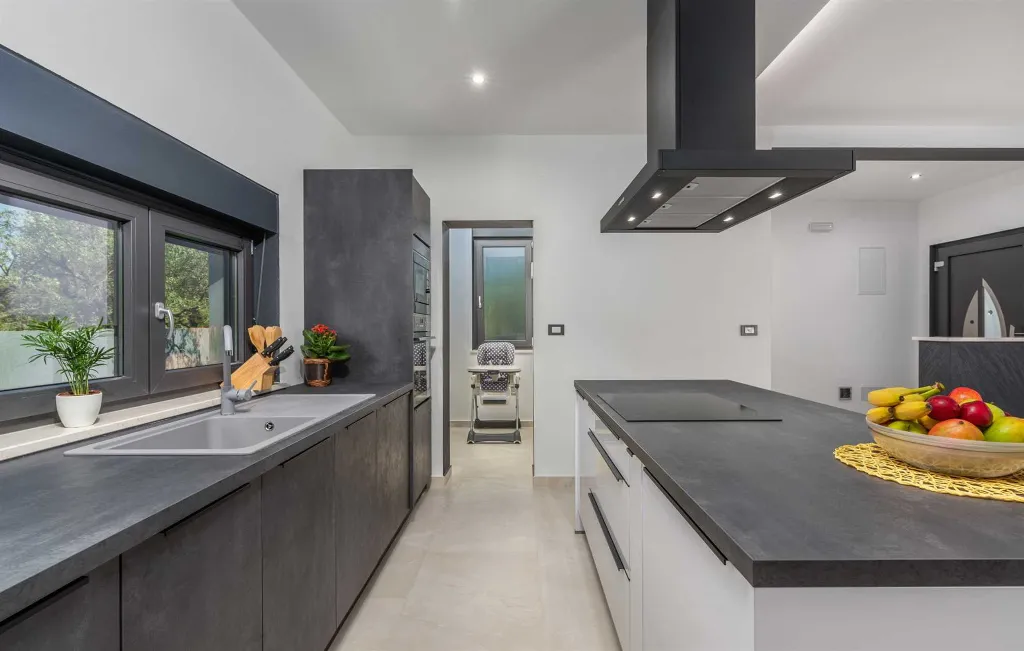 Spacious Family Villa with Pool in Krnica