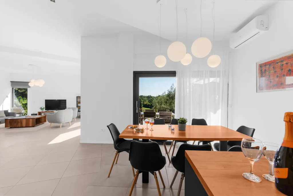 Contemporary Family Villa with Pool in Vabriga