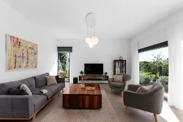 Contemporary Family Villa with Pool in Vabriga