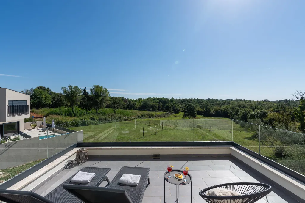 Contemporary Family Villa with Pool in Vabriga
