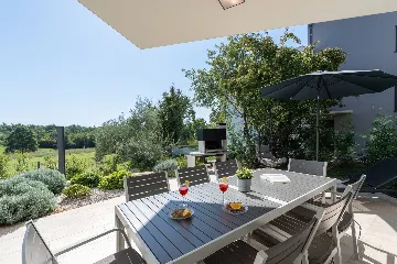 Contemporary Family Villa with Pool in Vabriga