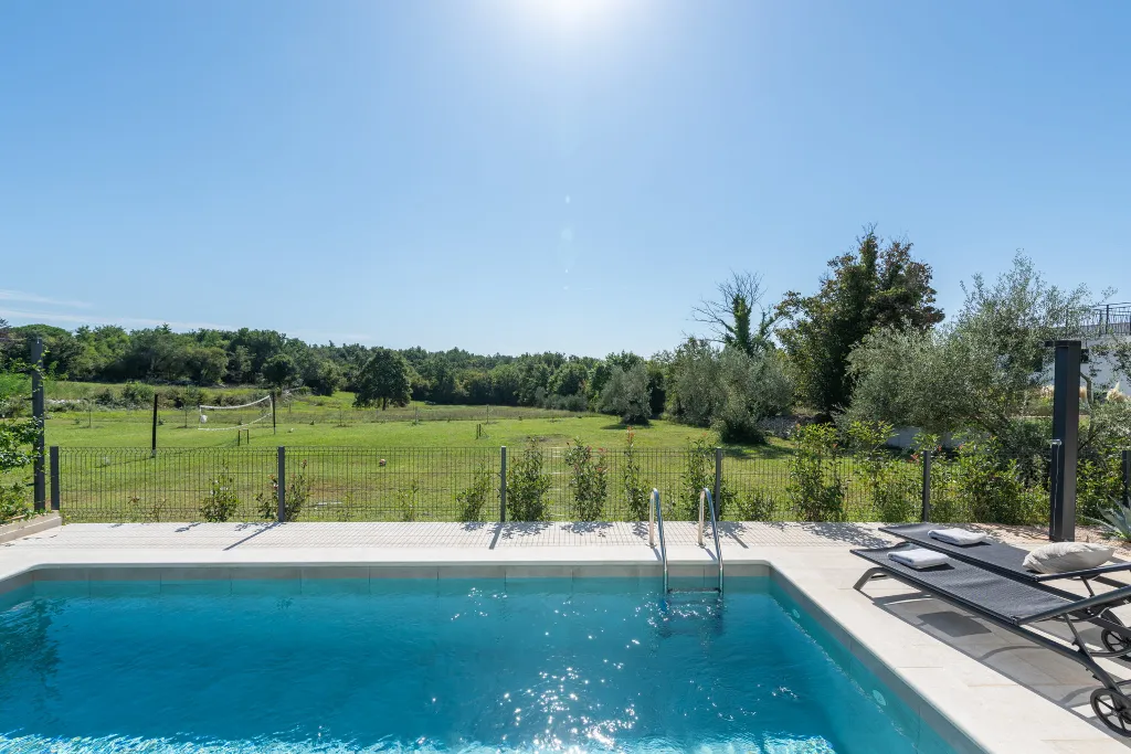 Contemporary Family Villa with Pool in Vabriga