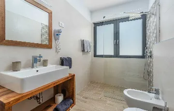 Contemporary Family Villa with Pool in Vabriga