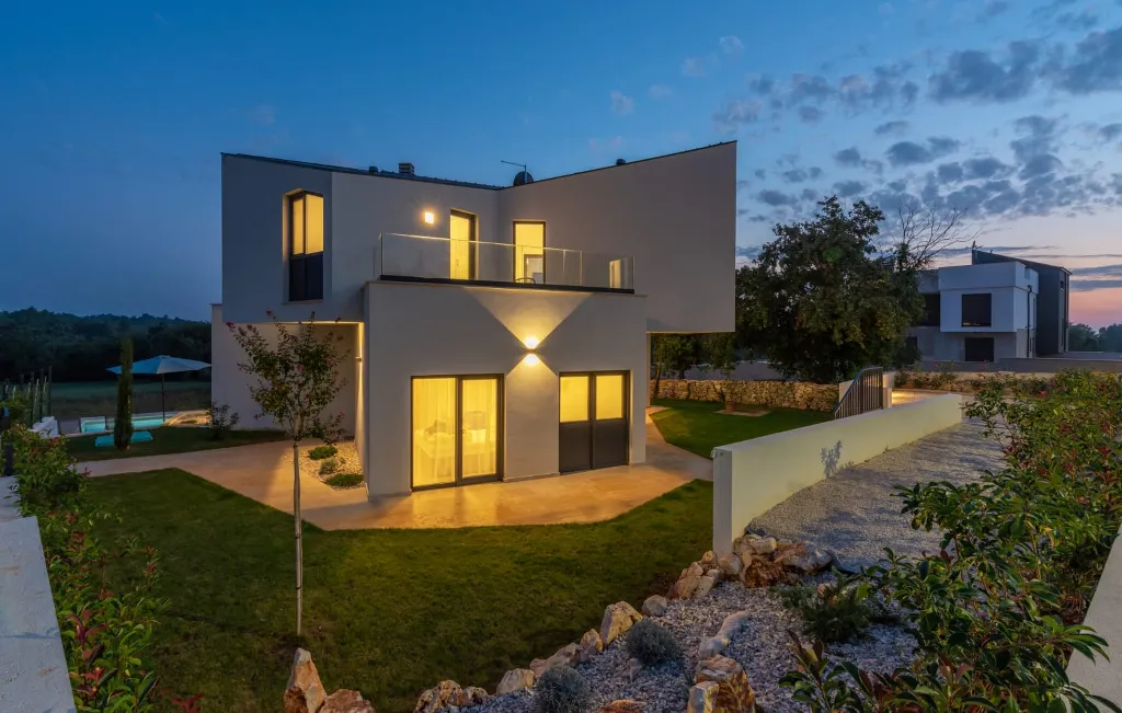 Contemporary Family Villa with Pool in Vabriga