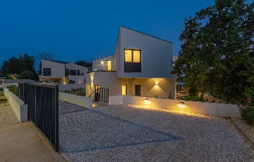 Contemporary Family Villa with Pool in Vabriga