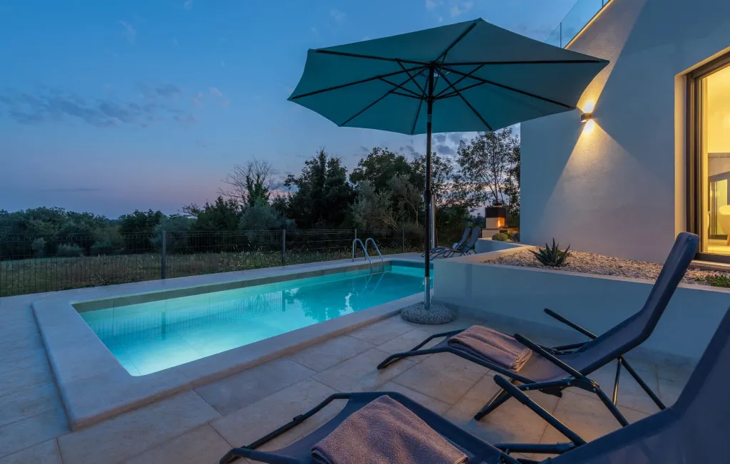 Contemporary Family Villa with Pool in Vabriga