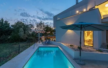 Contemporary Family Villa with Pool in Vabriga