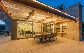 Modern 3-Bedroom Villa With Heated Pool in Pazin