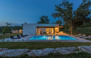 Modern 3-Bedroom Villa With Heated Pool in Pazin