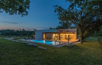 Modern 3-Bedroom Villa With Heated Pool in Pazin