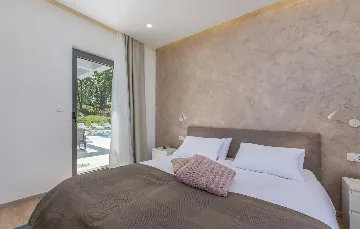 Modern 3-Bedroom Villa With Heated Pool in Pazin