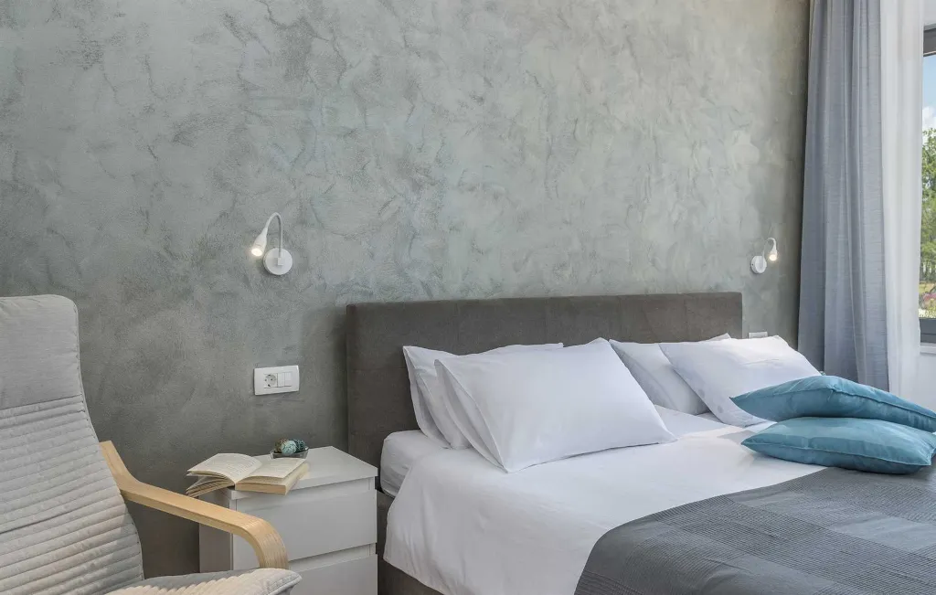 Modern 3-Bedroom Villa With Heated Pool in Pazin