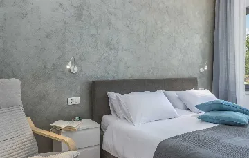 Modern 3-Bedroom Villa With Heated Pool in Pazin