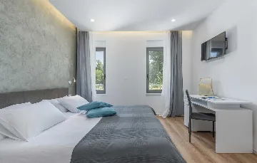 Modern 3-Bedroom Villa With Heated Pool in Pazin