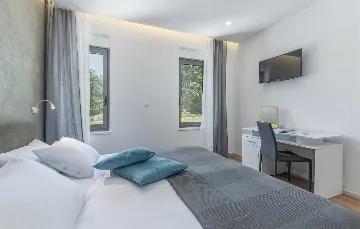 Modern 3-Bedroom Villa With Heated Pool in Pazin