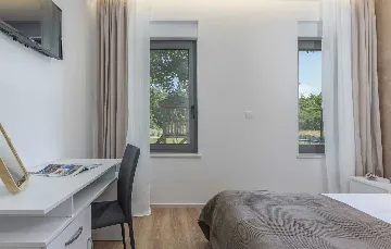 Modern 3-Bedroom Villa With Heated Pool in Pazin