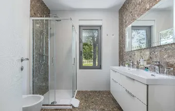 Modern 3-Bedroom Villa With Heated Pool in Pazin