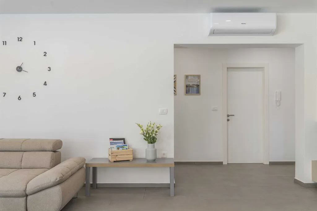Modern 3-Bedroom Villa With Heated Pool in Pazin