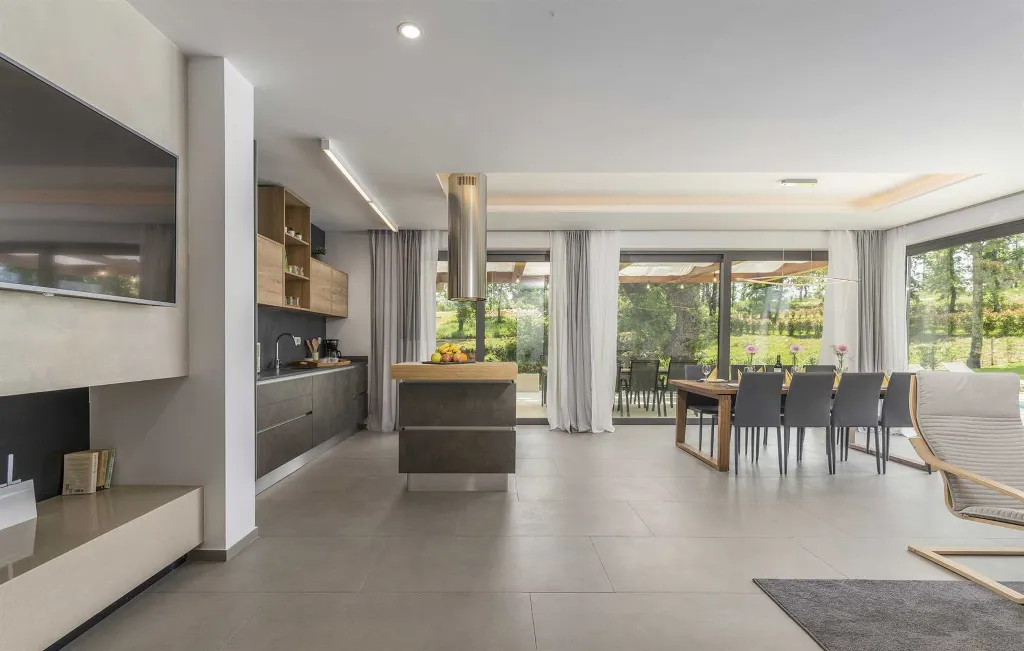 Modern 3-Bedroom Villa With Heated Pool in Pazin