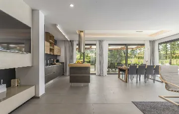 Modern 3-Bedroom Villa With Heated Pool in Pazin