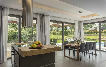 Modern 3-Bedroom Villa With Heated Pool in Pazin