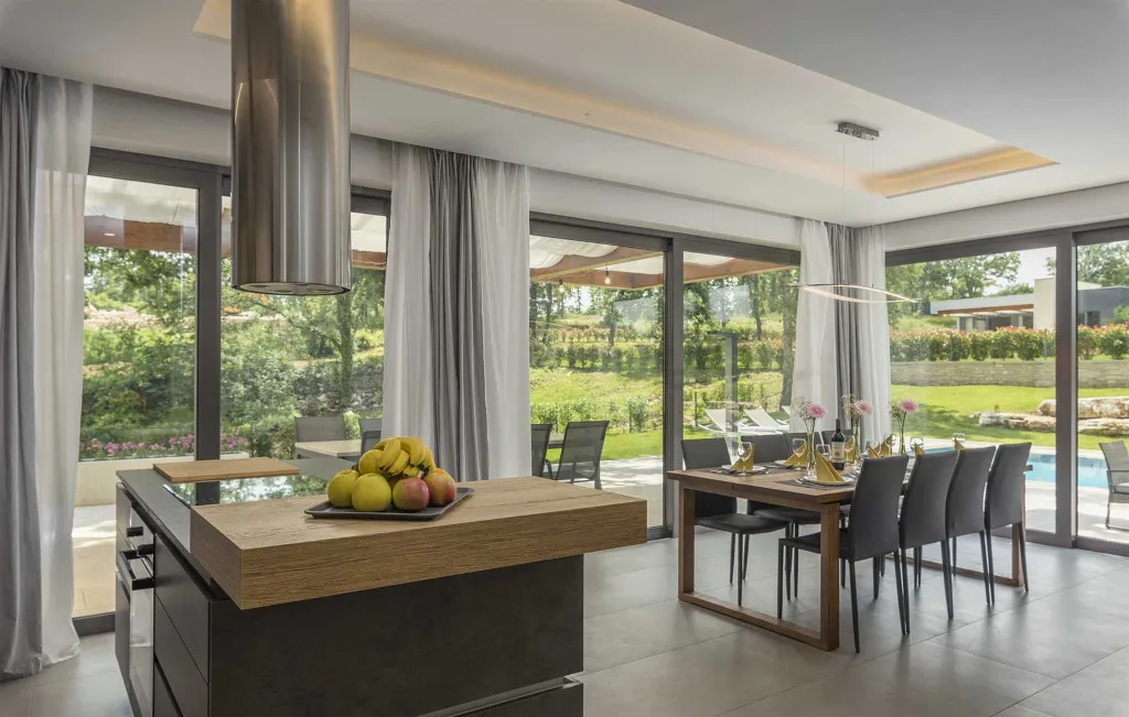 Modern 3-Bedroom Villa With Heated Pool in Pazin