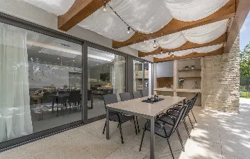 Modern 3-Bedroom Villa With Heated Pool in Pazin