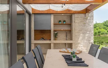 Modern 3-Bedroom Villa With Heated Pool in Pazin