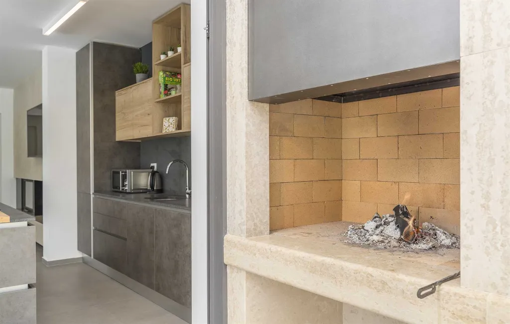 Modern 3-Bedroom Villa With Heated Pool in Pazin