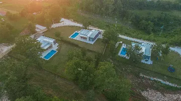 Modern 3-Bedroom Villa With Heated Pool in Pazin