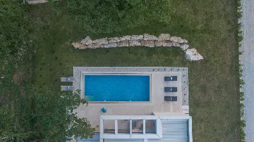 Modern 3-Bedroom Villa With Heated Pool in Pazin