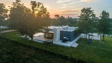 Modern 3-Bedroom Villa With Heated Pool in Pazin