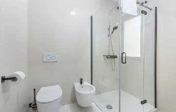 Stylish Villa Retreat with Infinity Pool in Pazin