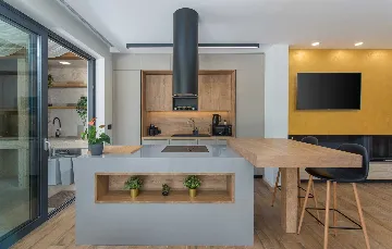 Stylish Villa Retreat with Infinity Pool in Pazin