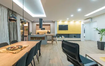 Stylish Villa Retreat with Infinity Pool in Pazin