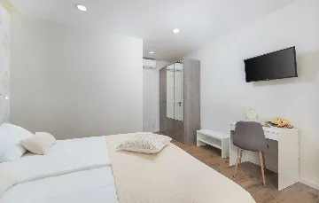 Modern Two-Bedroom Villa with Pool in Pazin