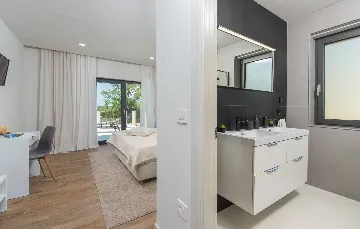 Modern Two-Bedroom Villa with Pool in Pazin