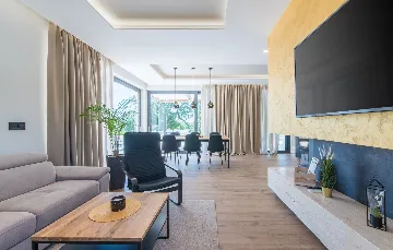 Modern Two-Bedroom Villa with Pool in Pazin