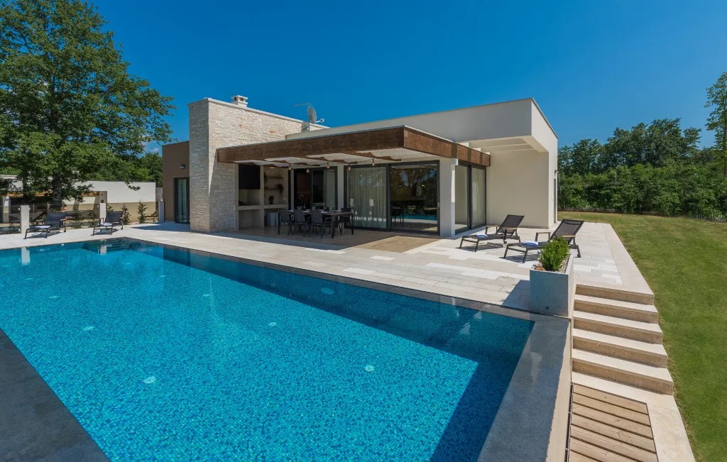 Modern Two-Bedroom Villa with Pool in Pazin