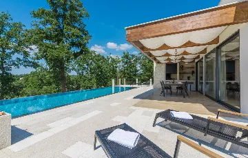 Modern Two-Bedroom Villa with Pool in Pazin