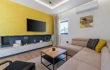 Modern Two-Bedroom Villa with Pool in Pazin