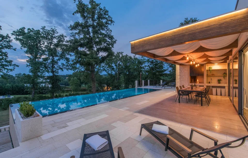 Modern Two-Bedroom Villa with Pool in Pazin