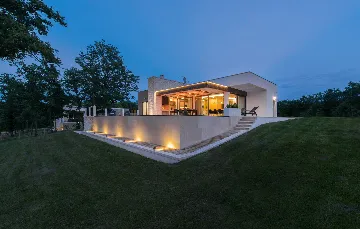 Modern Two-Bedroom Villa with Pool in Pazin