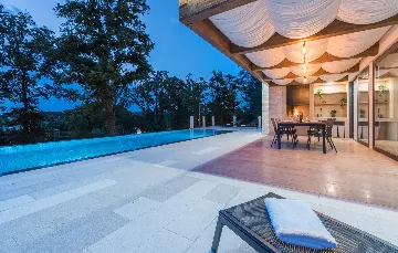 Modern Two-Bedroom Villa with Pool in Pazin