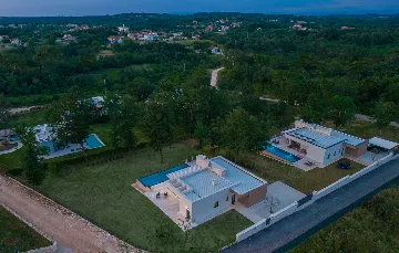 Modern Two-Bedroom Villa with Pool in Pazin